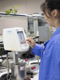 Желтоватая жидкостная краска покрывая акриловый преполимер леча стекло для автомобиля S-6103