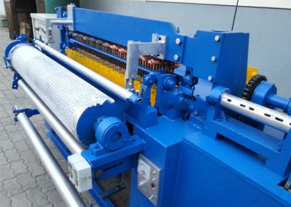 Light Duty Galvanized Roll Mesh Welding Machine High Productivity Anti - Cracking