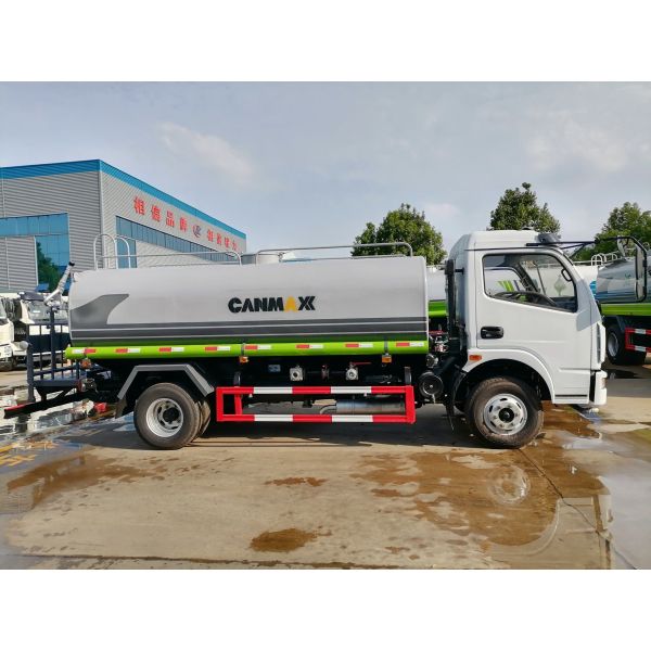 Tanque à eau de Dongfeng, réservoir d'eau, pulvérisateur, booster, camion de nettoyage par pulvérisation