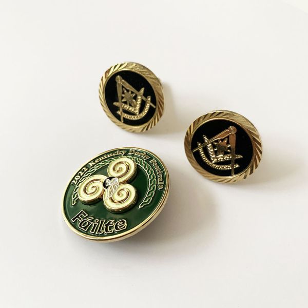 Custom Lapel Pin with Gold Spinning Design Cartoon Anime Theme and Customized Logo Metal Badge