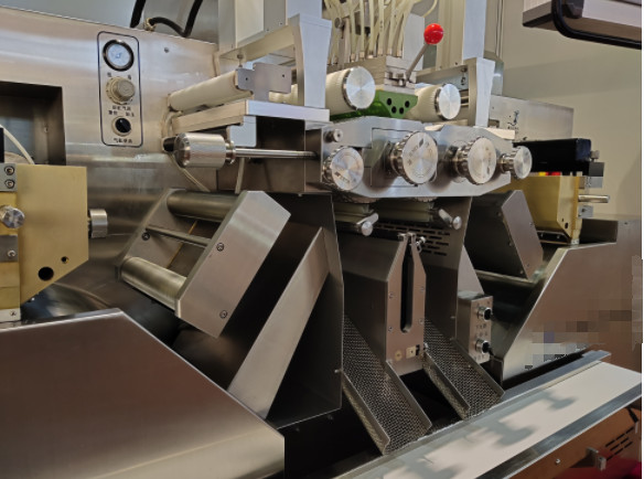 Vitamin Vegetarian Soft Gelatin Capsule Filling Machine