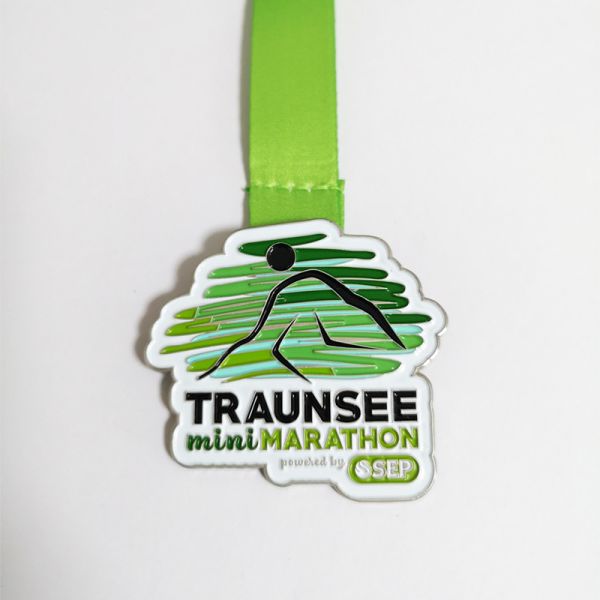 Médaille mini-marathon argentée en alliage de zinc couleurs émail douces avec