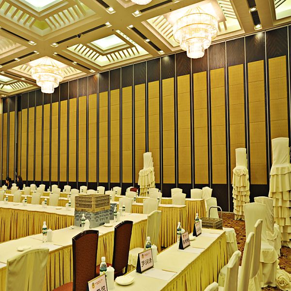 Movable Conference Center Mobile Divider Modular Acoustic Folding Screen Glass Partition Wall For Hospital