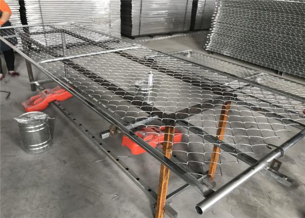 2.375X2.375 (60mmx60mm) Chain Mesh Aperture Tubing 38mm X 16 Ga Wall Thick  6′x9.5′ Temporary Chain Link Fence