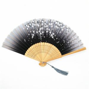 Os fãs dobráveis de seda decorativos da mão abrem o fã de bambu da mão de 38cm