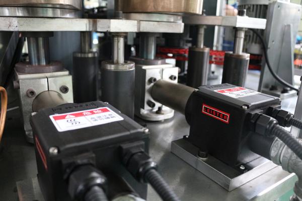 Tasse de papier jetable complètement automatique faisant à machine le système de chauffage électrique