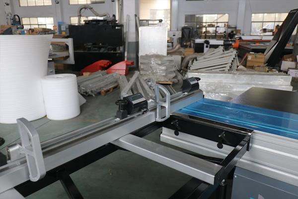Woodworking Industries Accuracy MJ6132 Vertical Sliding Table Panel Saw for Condition