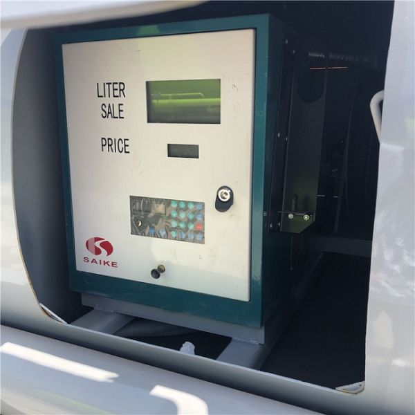 Топливозаправщик тележки масла стального танка 4WD 266hp Sinotruck Howo 4x4 10000L углерода