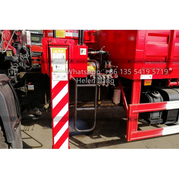 Тележка Уилера Dongfeng Тяньцзиня 4x2 6 установила кран заграждения CLW прямой