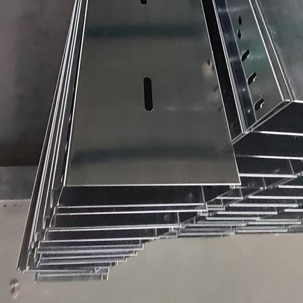 Cables eléctricos galvanizados, cables perforados metálicos, bandeja de cable, durabilidad prolongada