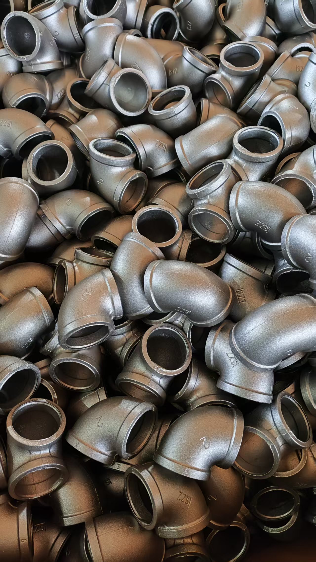 Galvanized 90 Degree Threaded Elbow for Corrosion Resistant Water & Gas Pipeline Connections