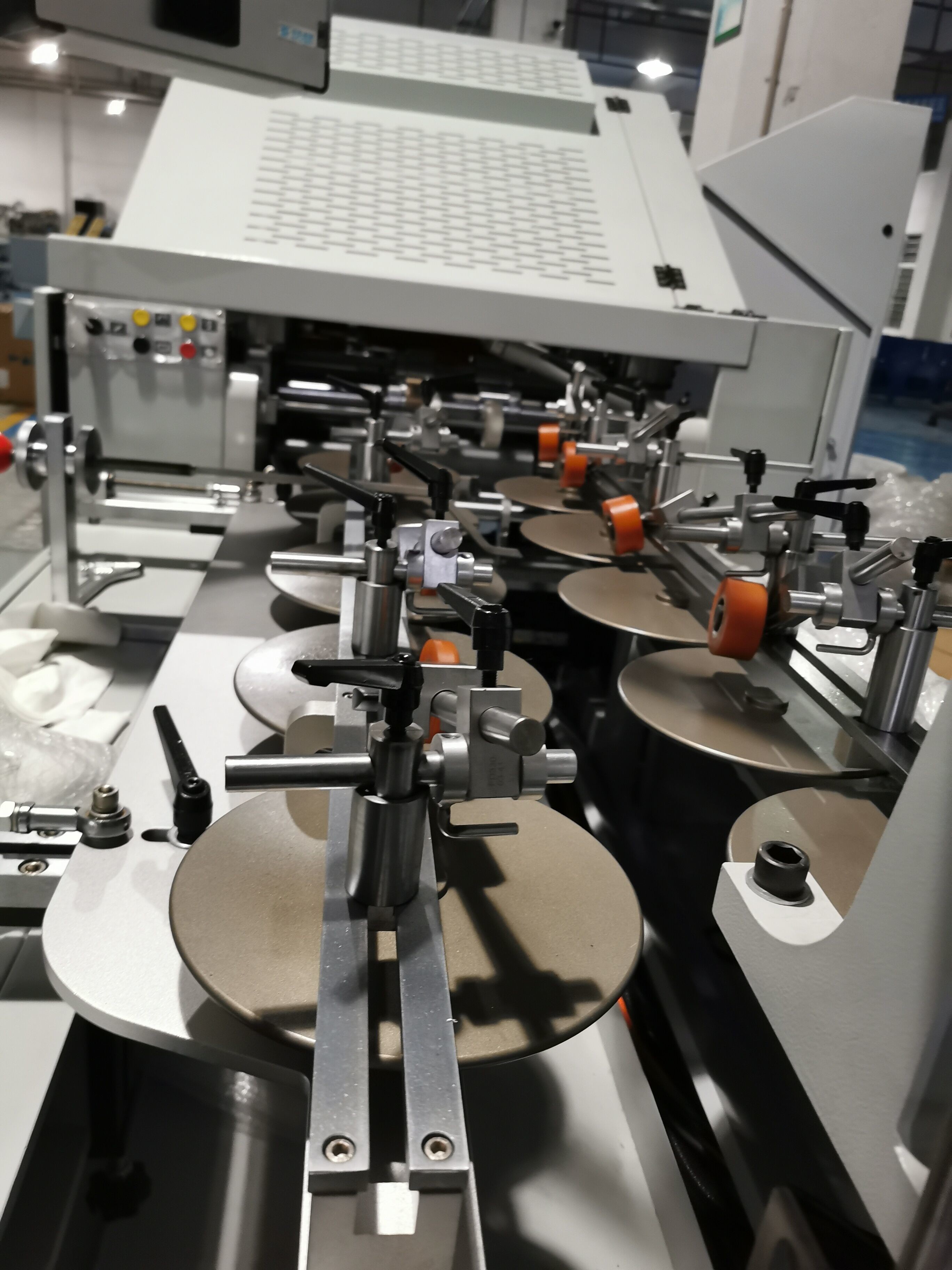 Длина машины 430mm полностью автоматического бумажного мешка на вынос еды изготовляя