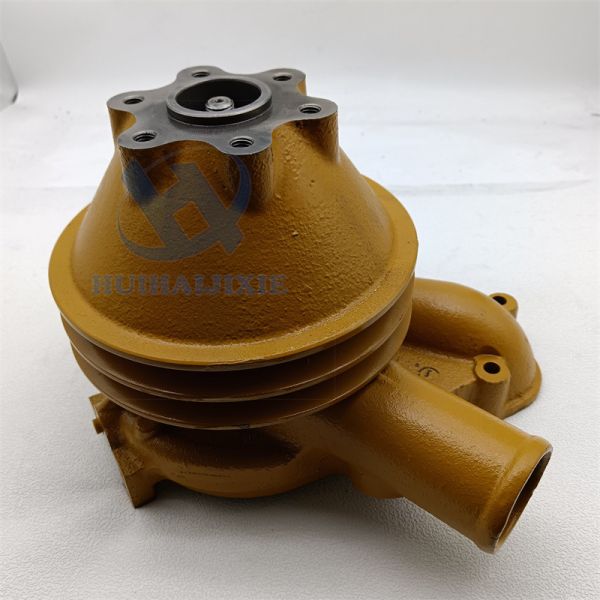 6136611101 6136611102 Excavator Water Pump 6136-61-1101 6136-61-1102 Water Pump For Komatsu 6D105 Engine PC200-1 PC200-2 Excavator WA300-1 Loader