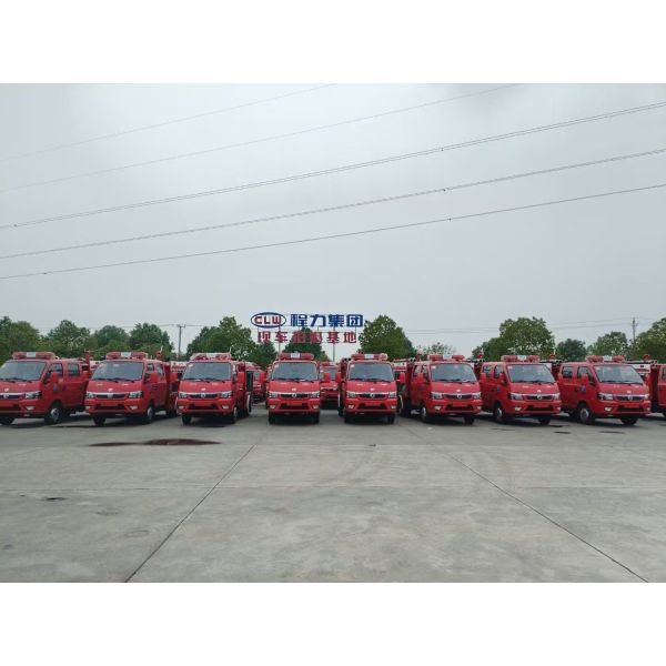 Dongfeng 6 Wheels 1,000-Liter Fire Fighter Vehicle Water Tank Fire Fighting Truck