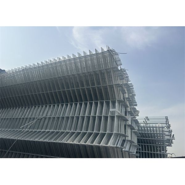 Triangle Wire Mesh Fence Panel With 50*200mm Mesh Hole For School / Garden