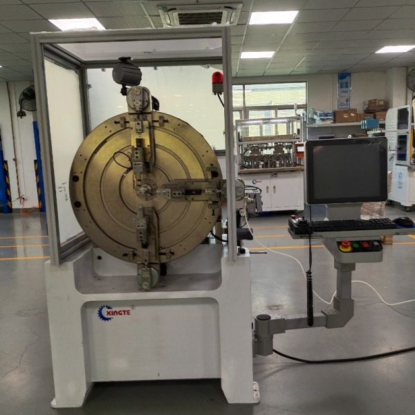 Máquina automática de enrolar bobinas de cobre