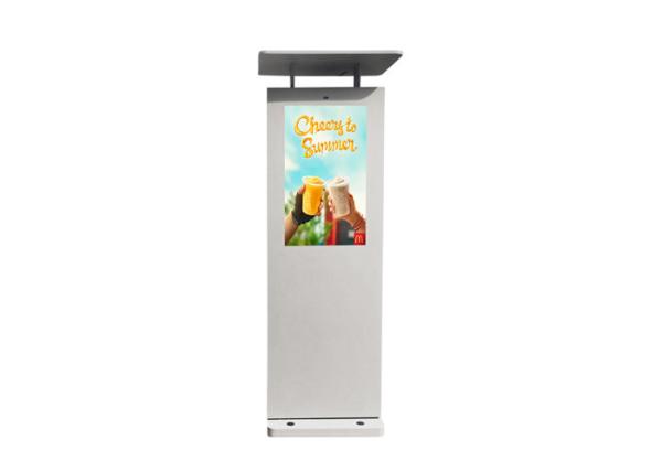 Waterproof 32 Battery Powered LCD Digital Signage Outdoor Kiosk Outdoor Electronic Signs For Business