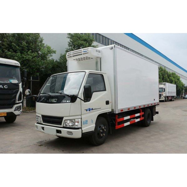 HOWO JMC 3 Ton 5 Ton Refrigerated Cargo Van , Refrigerator Transport Cargo Truck