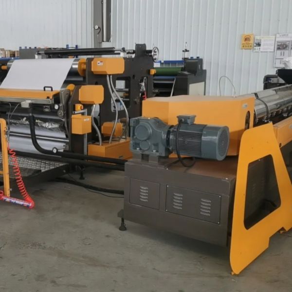 Línea de producción de cinta de aplicación en frío de PE certificada ISO9001:2008 con cinta base de 0.2-1 mm y recubrimiento adhesivo de 0.1-0.5 mm