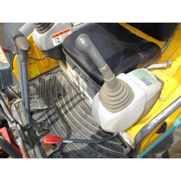 Mini excavadora Kubota de 3 toneladas usada con válvula hidráulica de 5599 horas