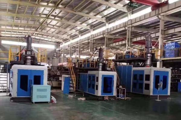 O galão plástico 1 da máquina de molde 5 do sopro do acumulador da garrafa de água morre cabeça