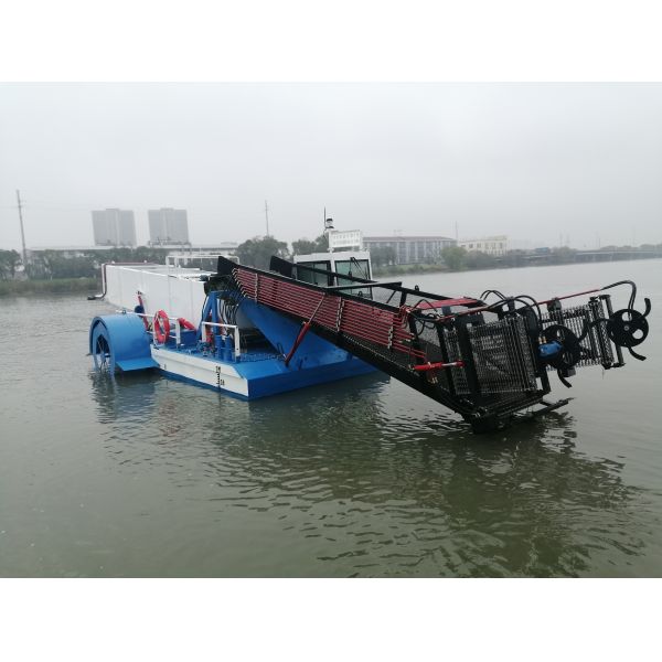 24 Hour Continuous Working Aquatic Weed Harvester with 4 Layers Anti-Rust Marine Paint and Automatic Operation