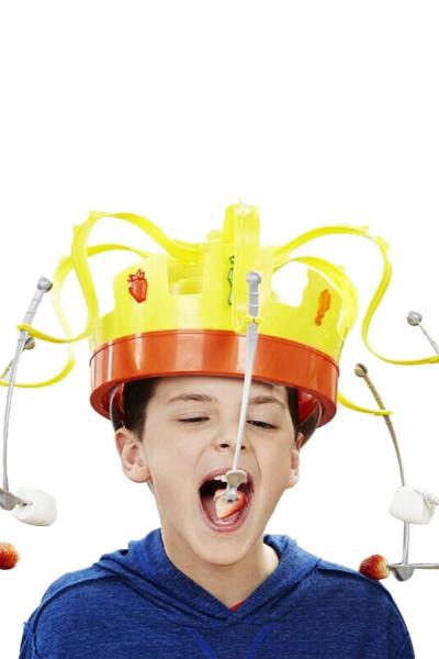 Funny Toy Basketball Hoop , Crown Food Hat Electronic Spinning Snack Food Game