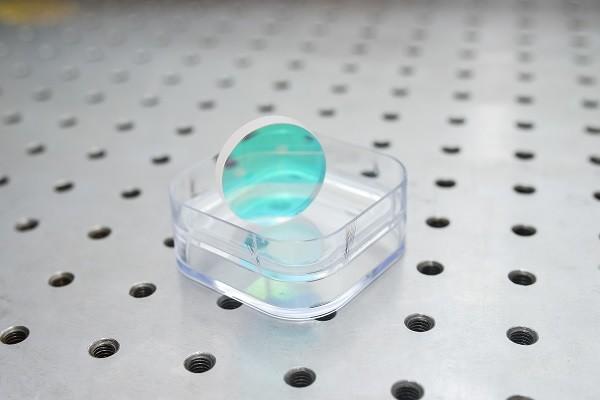 Thin Film Glan Laser Polarizer Dualband Brewster Type 190 – 3000 Nm Wavelength 