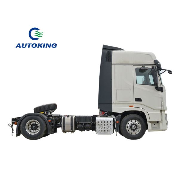 20000kgs Light Duty Tractor Dongfeng Commercial 4x2 Sinotruk Tractor Truck