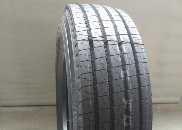 Low Heat Build - Up Truck Street Tires , Light Duty Truck Tires 295/80R22.5