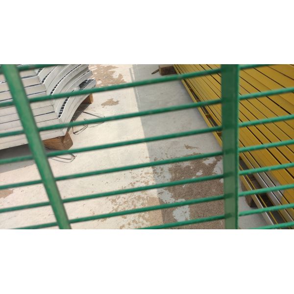 Customized Metal Steel Wire Grating Fence For Chicken Dog