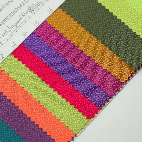 Tejido de poliester durable de Oxford de la prenda impermeable para los bolsos caseros de equipamiento de la materia textil