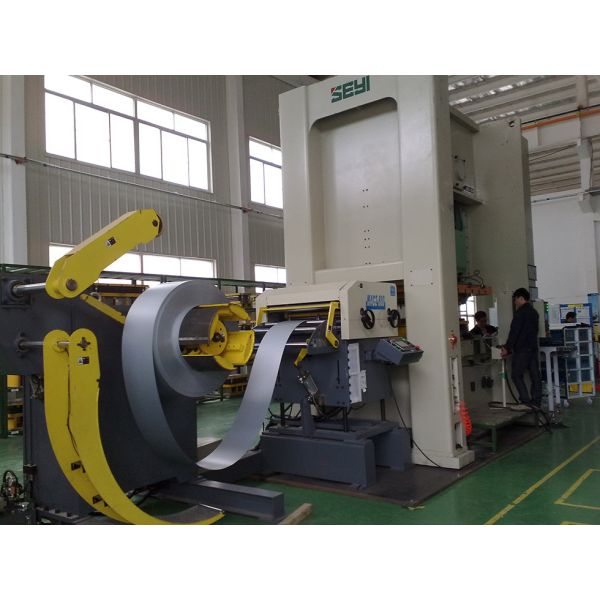 High Precision Automatic Feeding Line 3 in 1 Decoiler Leveler Feeder Machine