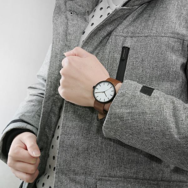 Высокая эффективность наручных часов кварца людей нержавеющей стали моды бренда ОЭМ