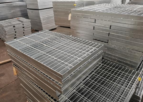 Driveway Platform Steel Grating Walkway 120mm High Zinc Coating