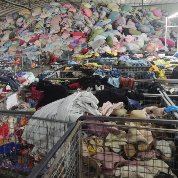 Used Clothes Used Shoes Used Bags Used Branded Bags Used Branded Shoes  Used Winter Clothes Used Summer Clothes Used Children Clothes Used Plush Toy Used Toy Usded Knitwear