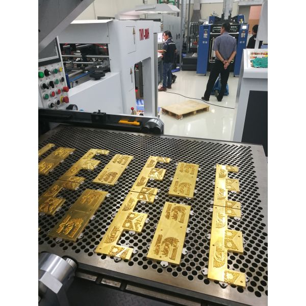 CE аттестовал фольгу TMY-800H автоматическую штемпелюя и умирает автомат для резки для пакета