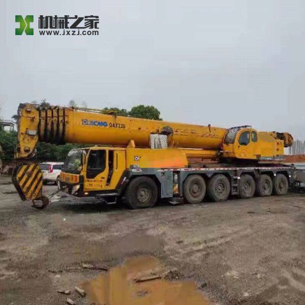 Used XCMG All Terrain Crane XCMG JQAY200 200 Ton Mobile Crane