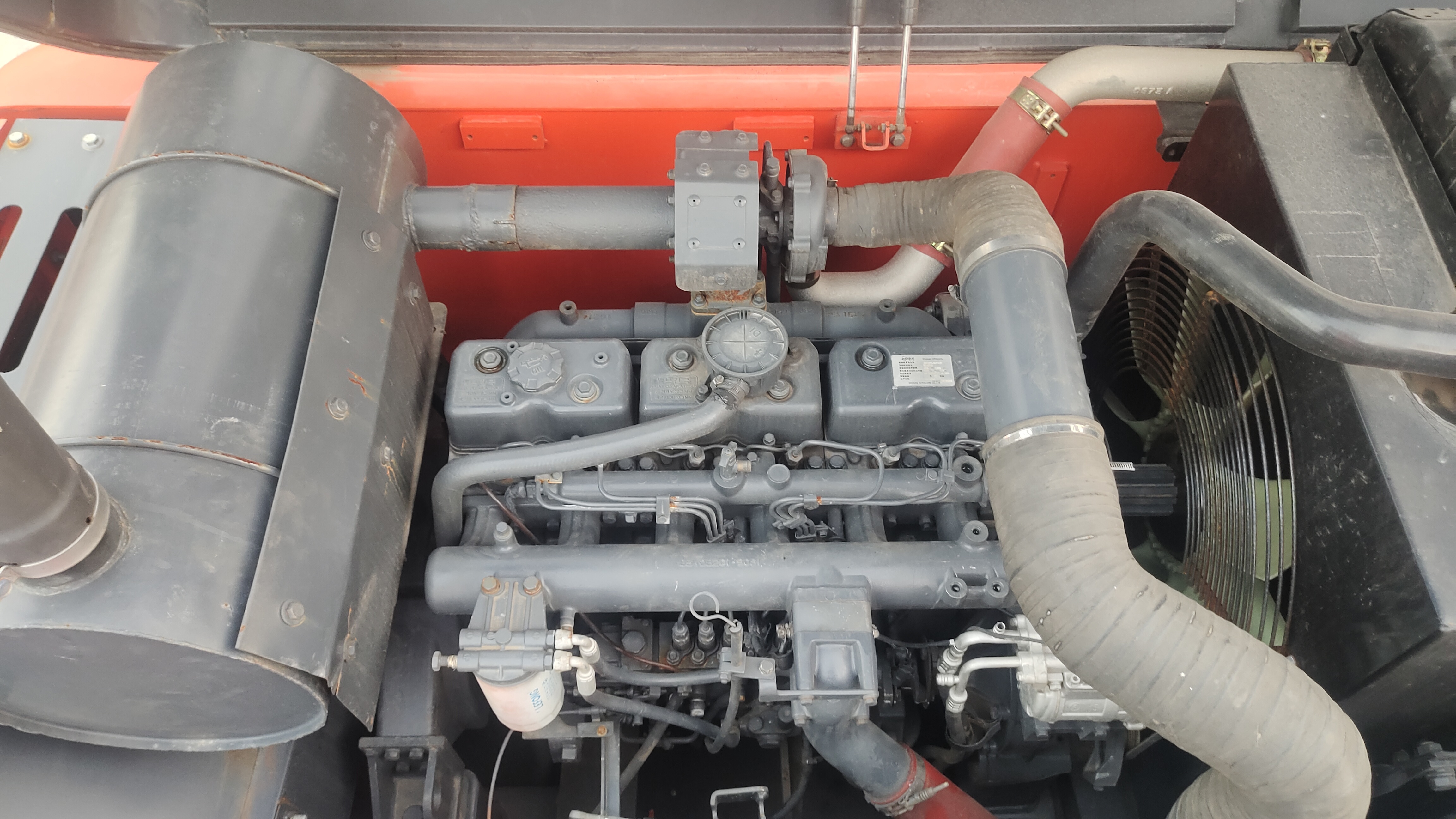Used DOOSAN 360 Excavator - 36 Ton Crawler-Type with 1.7m³ Bucket Capacity for Heavy-Duty Construction