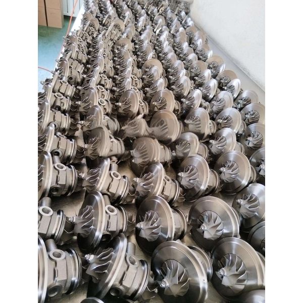 Oil Cooled Car Engine Spares 17201-0l030 17201-30120 Turbocharger For 2KD Toyota Hilux