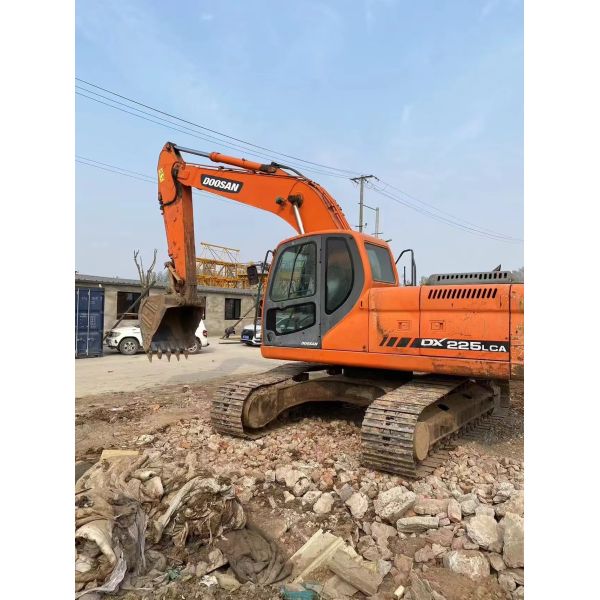 Good Condition 2019 Doosan DX225LCA 22 Ton Excavator South Korea Made Original Color
