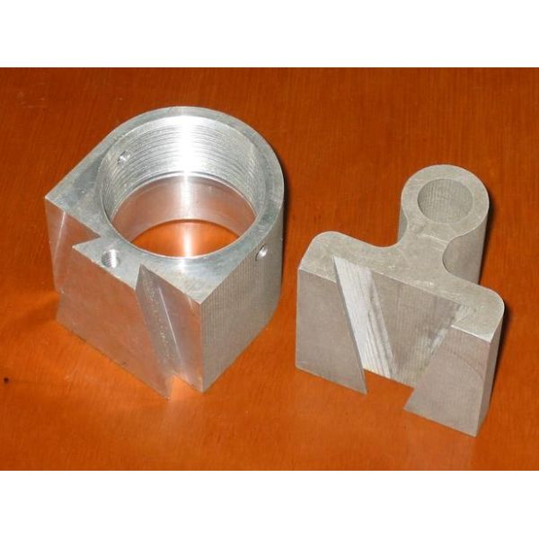 Eco - friendly steel / copper CNC machining parts to complex multi - tasking machine