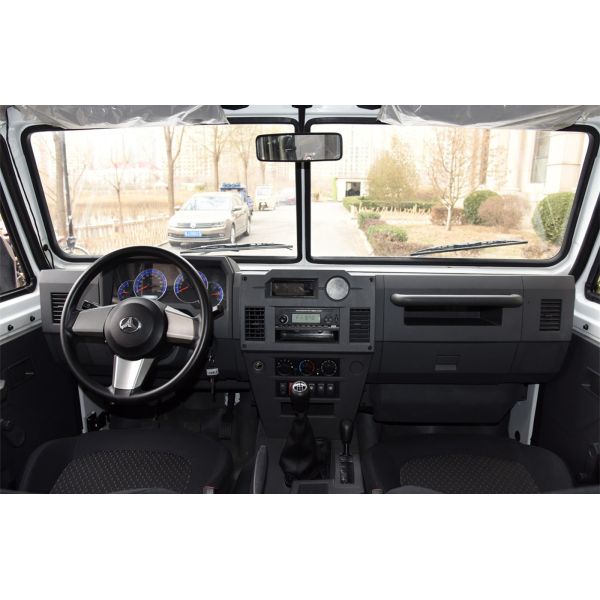 Camioneta de carga de carretera 4x4 diesel de doble fila con asiento del conductor de suspensión aérea