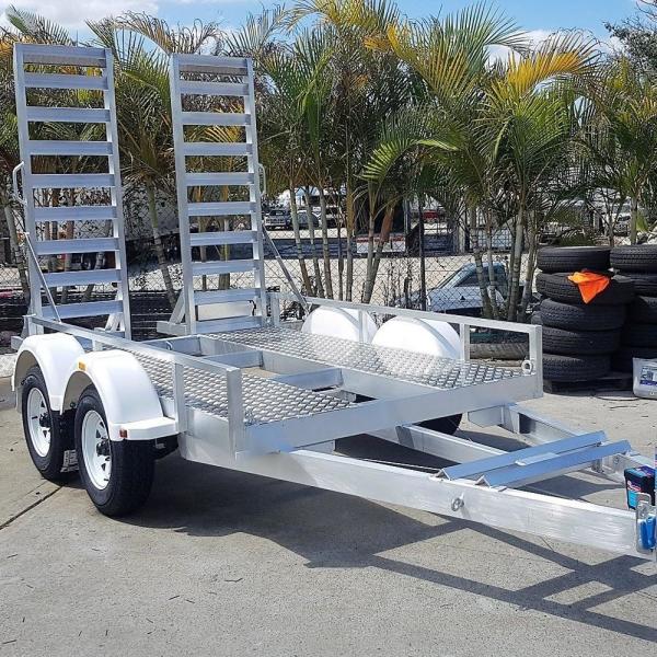 Mini Type Aluminum Extrusion Profiles  Eco Friendly Aluminum Material Trailer