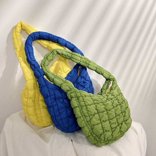 Customized Color Winter Cotton Padded Quilted Sling Down Tote Bag for Women in Winter