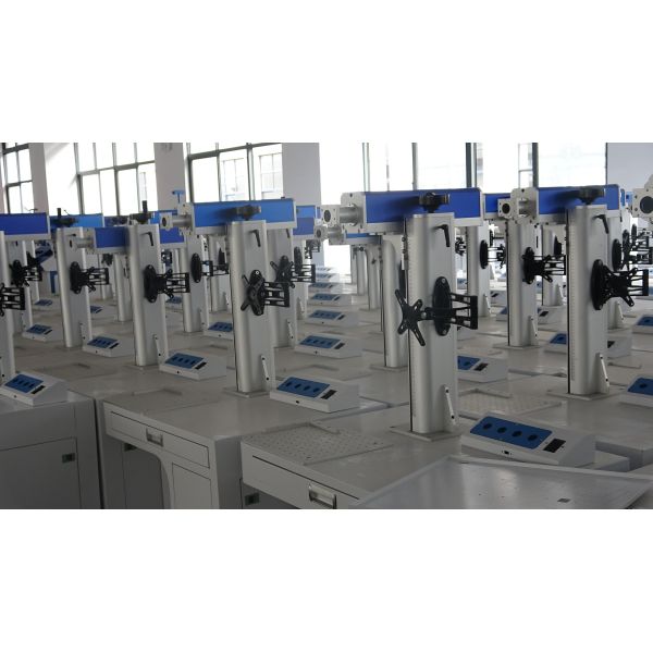 Handheld Fiber Laser Welding Machine 1000W 1500W 2000W 3000W for Food Beverage Shops