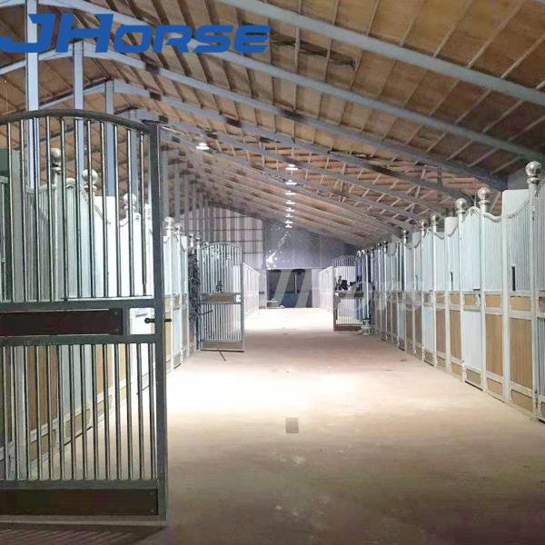 A tenda de aço do cavalo do tratamento móvel resistente do HDG fronteia a prova de corrosão