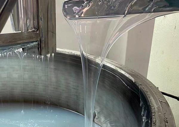 Translucent Clear Acrylic Resin Liquid Thermoplastic For Plastic UV Silver Base Coating
