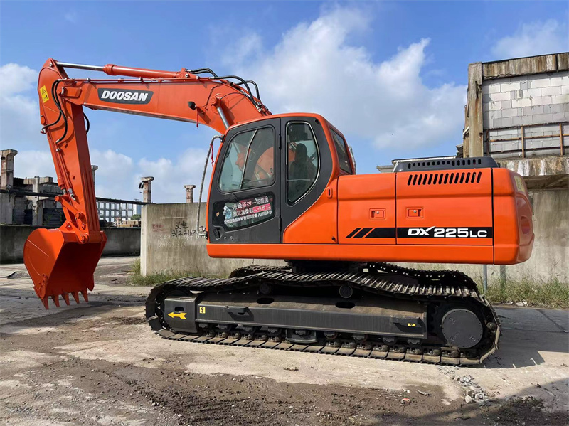 Использованный экскаватор Doosan DX225LC Digger 22 тонны гидравлический экскаватор