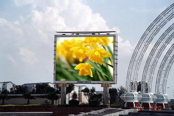 P10 Outdoor LED Display 10mm Pixel Pitch 5000cd/m2 Brightness